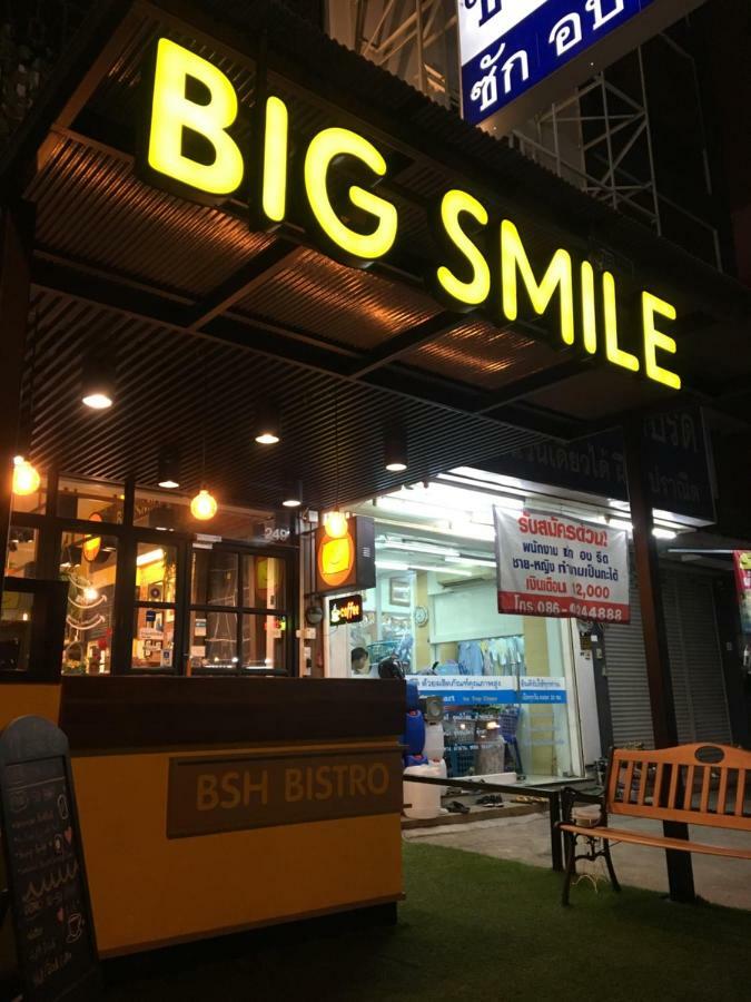 Hotel Big Smile Bangkok Esterno foto