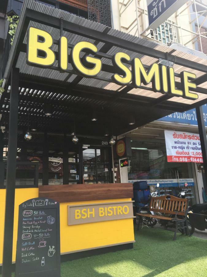 Hotel Big Smile Bangkok Esterno foto